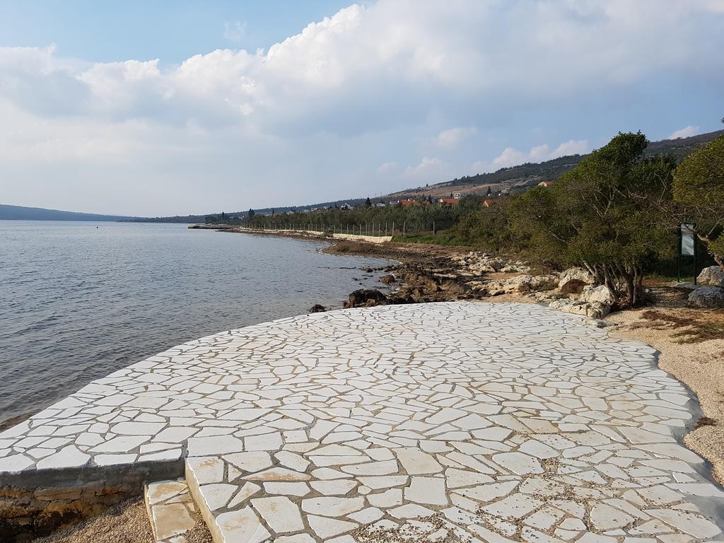 Apartments Mond Gornji Karin Εξωτερικό φωτογραφία