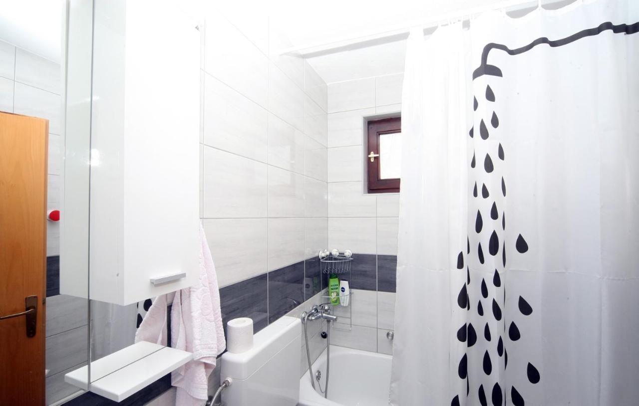 Apartments Mond Gornji Karin Εξωτερικό φωτογραφία