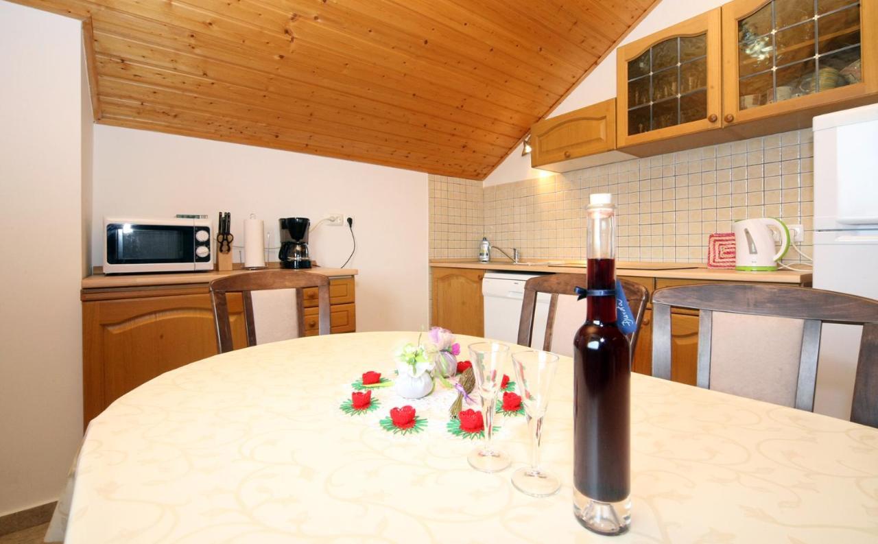 Apartments Mond Gornji Karin Εξωτερικό φωτογραφία