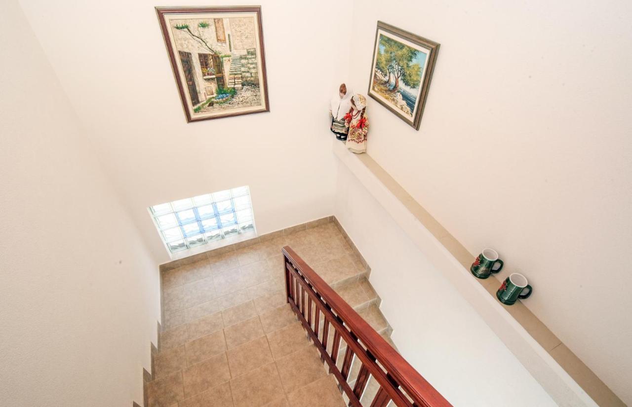 Apartments Mond Gornji Karin Εξωτερικό φωτογραφία
